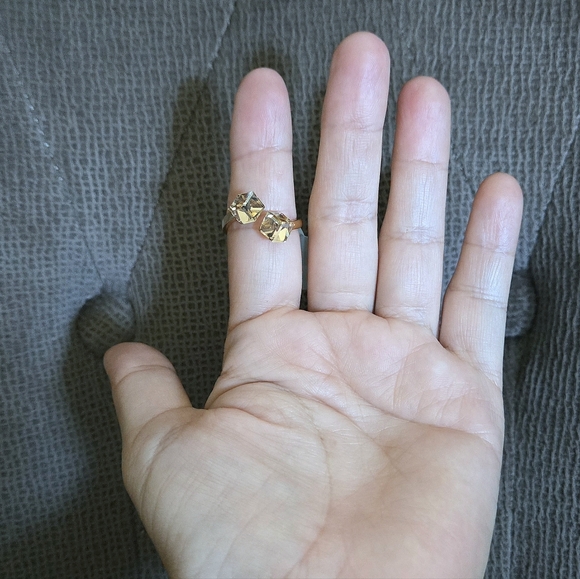 bleu💙 sage Champagne🍾 Colored Cube🧊 Crystals💎 Bypass Ring - NWT - Picture 14 of 14